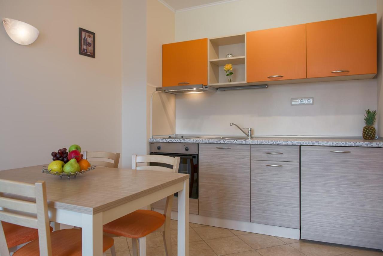 Royal Sun Apartments ซันนีบีช ภายนอก รูปภาพ